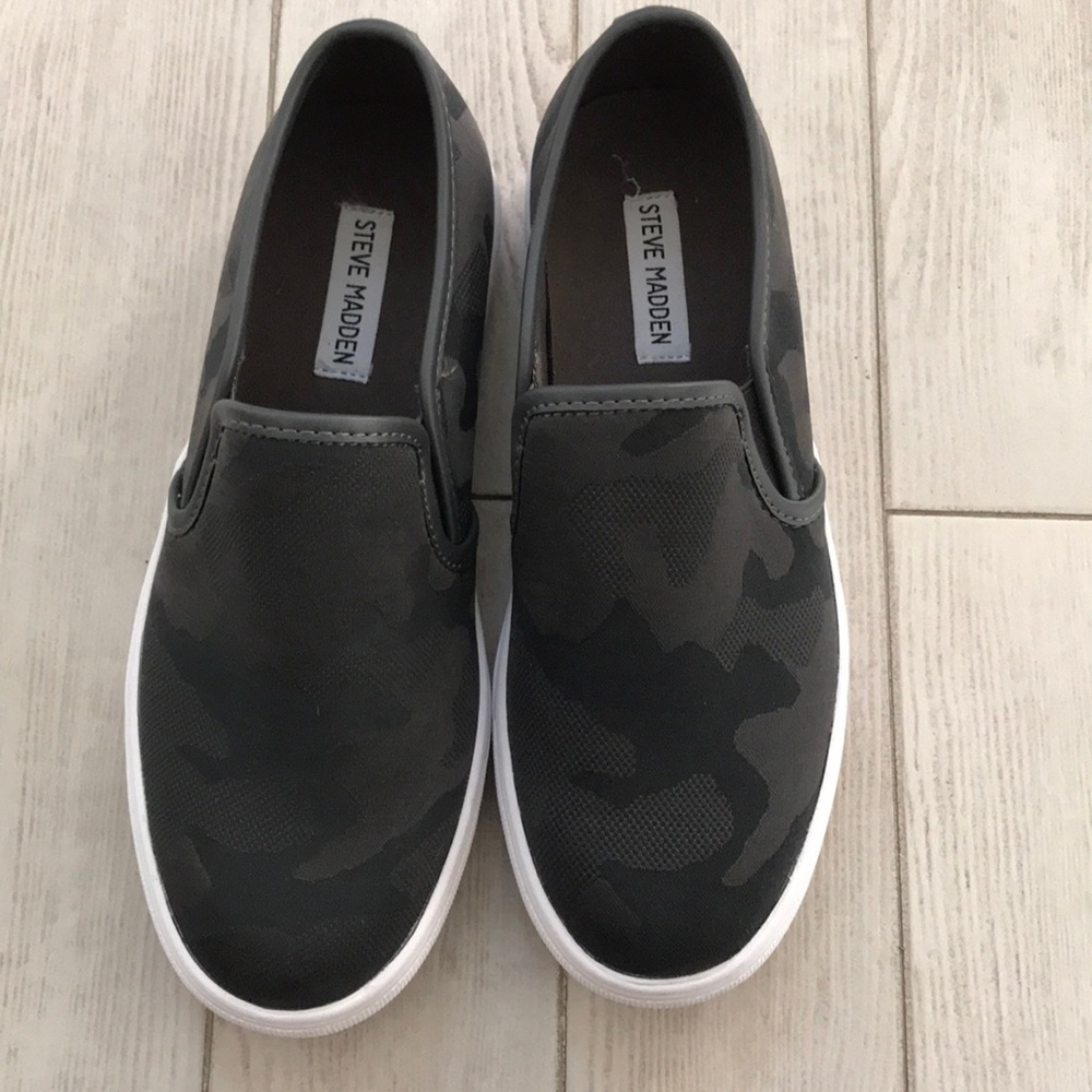 Steven madden Camo slip ons